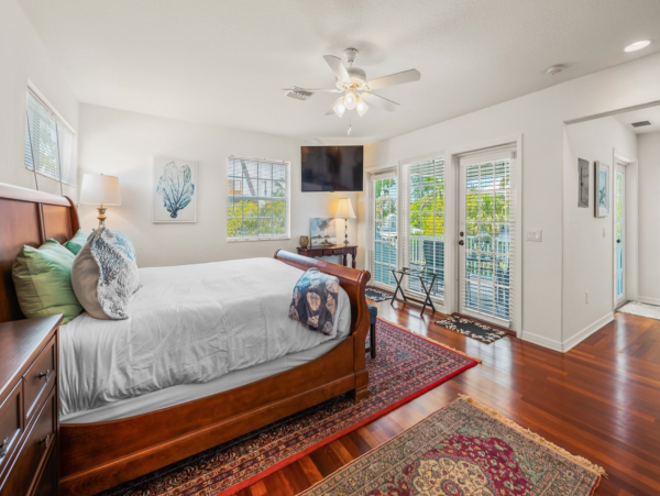 Beautiful 4 Bedroom Coastal Home with Pool in Anna Maria Island