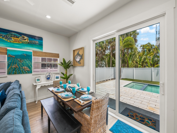Beautiful 4 Bedroom Coastal Home with Pool in Anna Maria Island