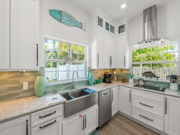 Beautiful 4 Bedroom Coastal Home with Pool in Anna Maria Island