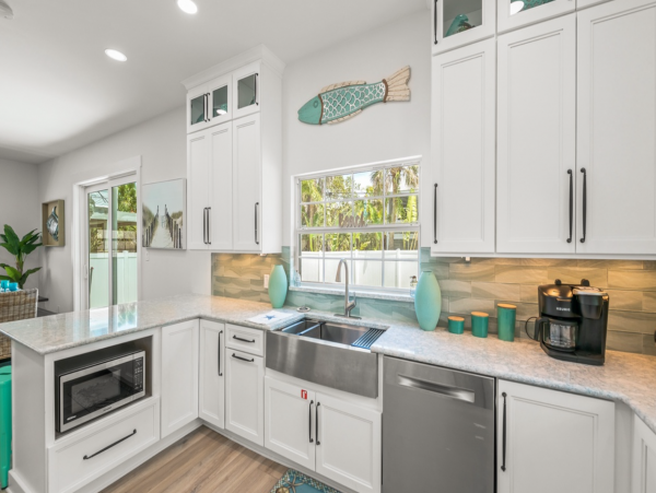 Beautiful 4 Bedroom Coastal Home with Pool in Anna Maria Island