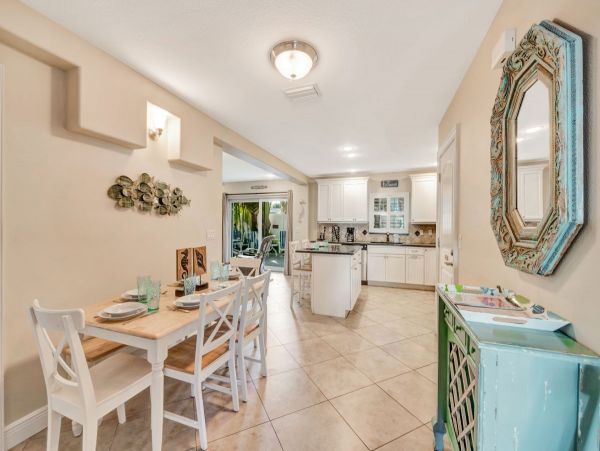 Anna Maria 5 Bedroom Rental Sleeps 12 Guests - Gulf Views