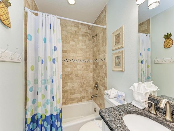 Anna Maria 5 Bedroom Rental Sleeps 12 Guests - Gulf Views