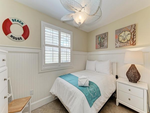 Anna Maria 5 Bedroom Rental Sleeps 12 Guests - Gulf Views