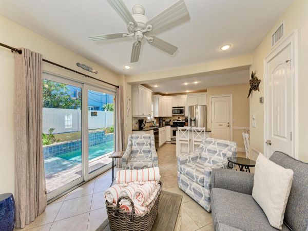 Anna Maria 5 Bedroom Rental Sleeps 12 Guests - Gulf Views