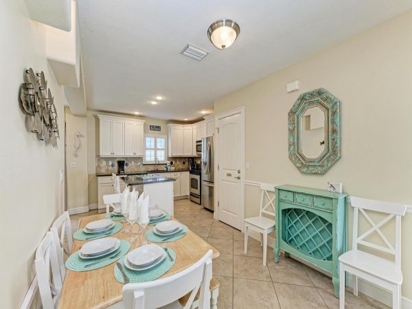 Anna Maria 5 Bedroom Rental Sleeps 12 Guests - Gulf Views