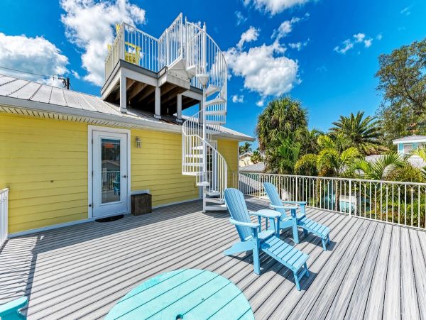 Anna Maria 5 Bedroom Rental Sleeps 12 Guests - Gulf Views