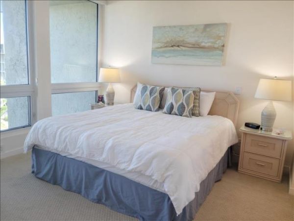 Great Value Two Bedroom Condo on Longboat Key Sleeps Four