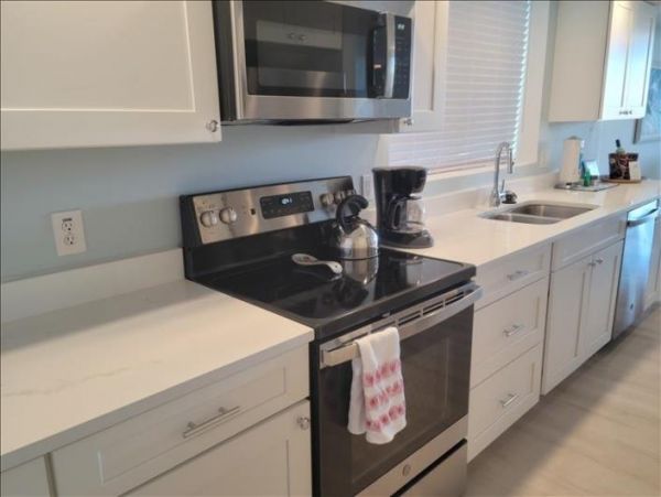 Great Value Two Bedroom Condo on Longboat Key Sleeps Four