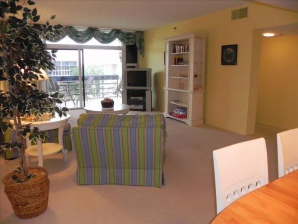 Longboat Key Vacation Condo on Beach Side at South End