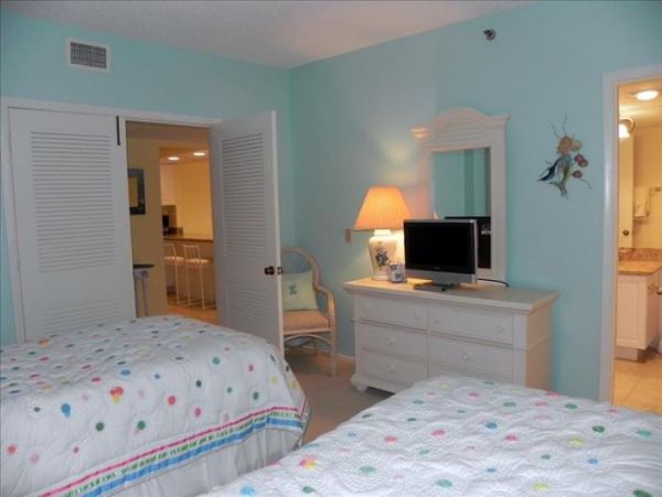 Longboat Key Vacation Condo on Beach Side at South End
