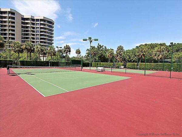 Longboat Key Vacation Condo on Beach Side at South End