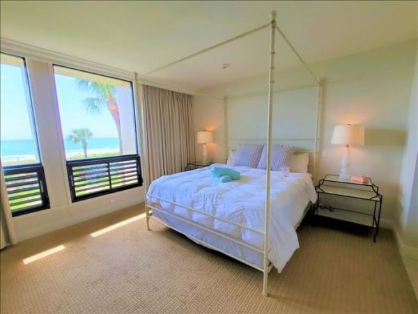 Longboat Key Beach Condo Direct Gulf Views