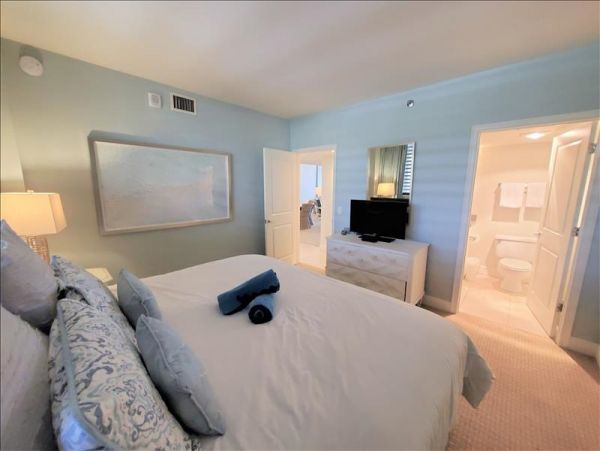 Longboat Key Beach Condo Direct Gulf Views