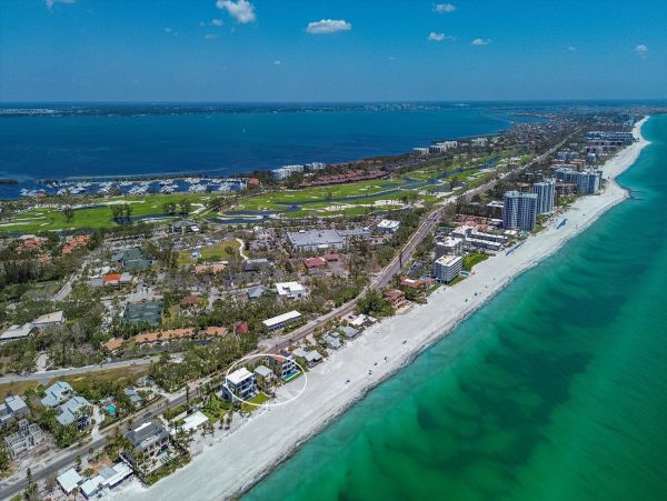 Beach Vacation Home on Longboat Key 4 Bedrooms