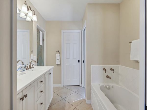 Beach Vacation Home on Longboat Key 4 Bedrooms