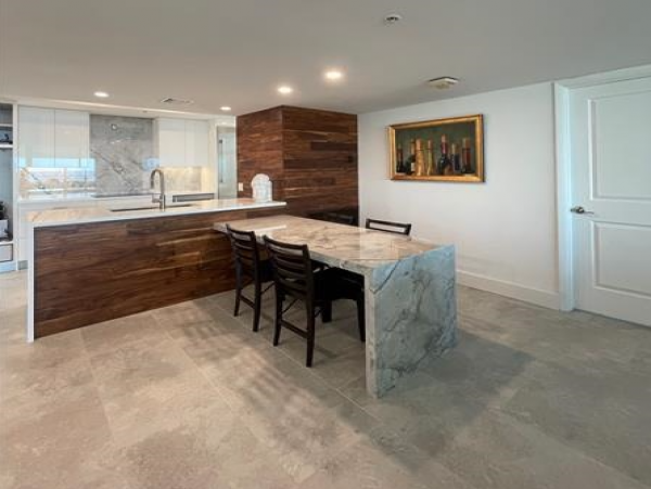 Luxury Beachfront Longboat Key Vacation Rental Condo