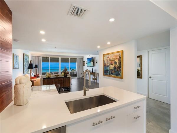 Luxury Beachfront Longboat Key Vacation Rental Condo