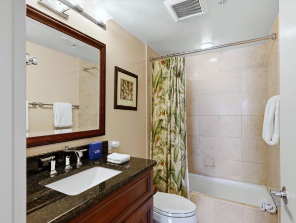 Longboat Key Beachfront Vacation Rental - Gulf Coast Condo