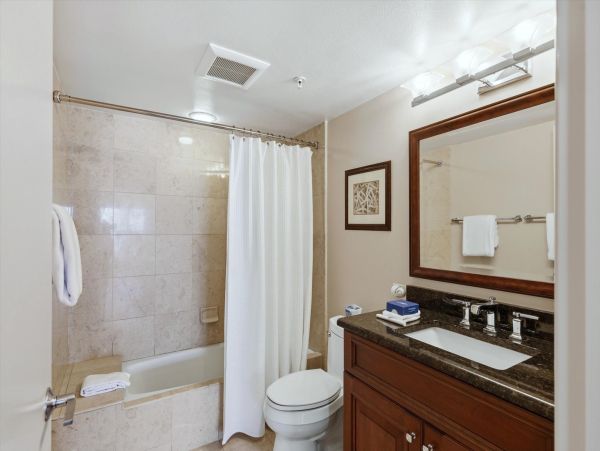 Longboat Key Beachfront Vacation Rental - Gulf Coast Condo