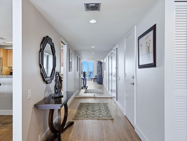 Longboat Key Beachfront Vacation Rental - Gulf Coast Condo