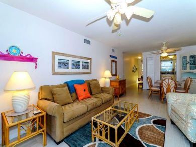 HOLMES BEACH 2 BEDROOM GROUND FLOOR CONDO