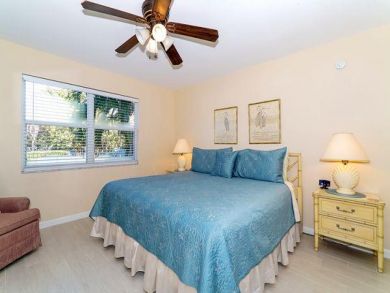 HOLMES BEACH 2 BEDROOM GROUND FLOOR CONDO