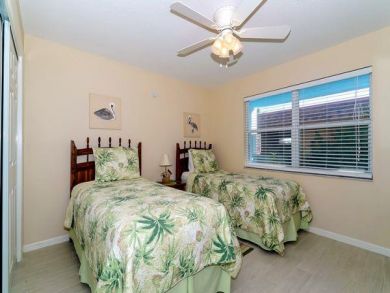 HOLMES BEACH 2 BEDROOM GROUND FLOOR CONDO