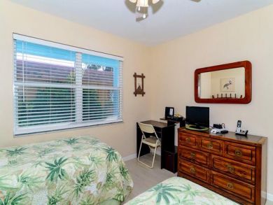 HOLMES BEACH 2 BEDROOM GROUND FLOOR CONDO