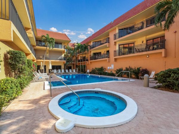 Anna Maria Island Holmes Beach Condo 7160