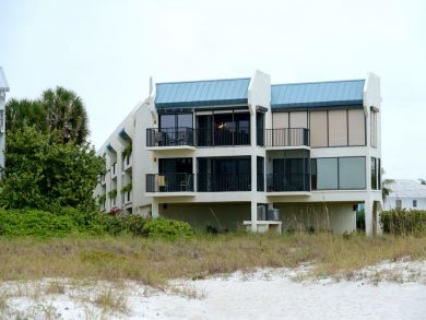 Two Bedroom Condo on the beach in Anna Maria
