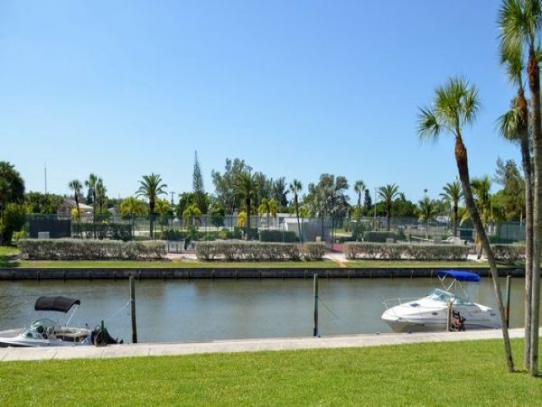 Holmes Beach 2 Bedroom Vacation Rental Condo Water Views