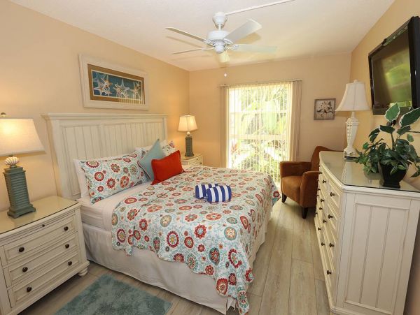 Short Walk to Beach Two Bedroom Longboat Key Vacation Condo