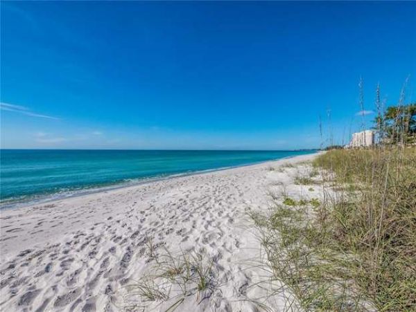 Short Walk to Beach Two Bedroom Longboat Key Vacation Condo