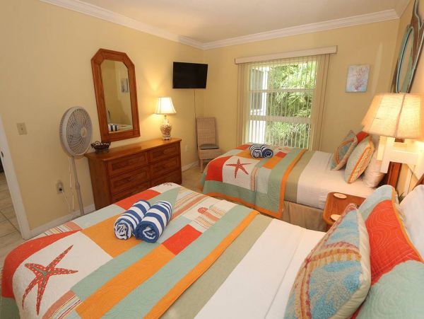 Longboat Key 2 Bedroom Vacation Rental Community Pool