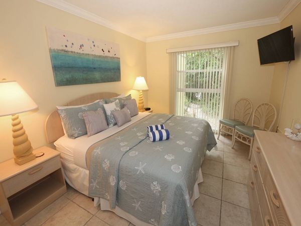 Longboat Key 2 Bedroom Vacation Rental Community Pool
