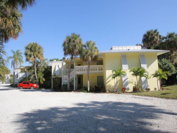 Longboat Key 2 Bedroom Vacation Rental Community Pool