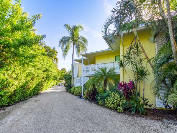 Short Walk to Beach Longboat Key Vacation Condo One Bedroom