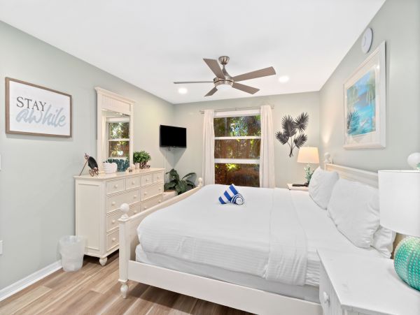 Short Walk to Beach Longboat Key Vacation Condo One Bedroom