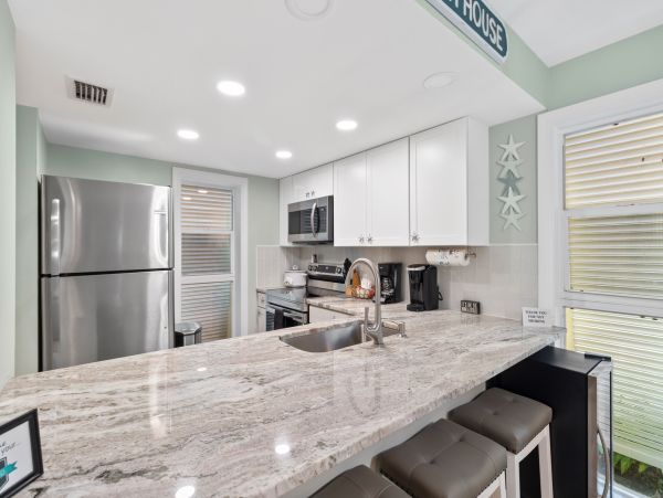 Short Walk to Beach Longboat Key Vacation Condo One Bedroom