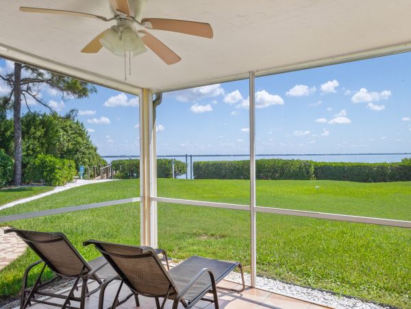 Longboat Key Vacation Villa - Bayfront Rental with Private Beach Access