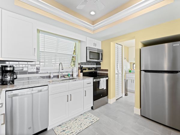 Longboat Key Vacation Villa - Bayfront Rental with Private Beach Access