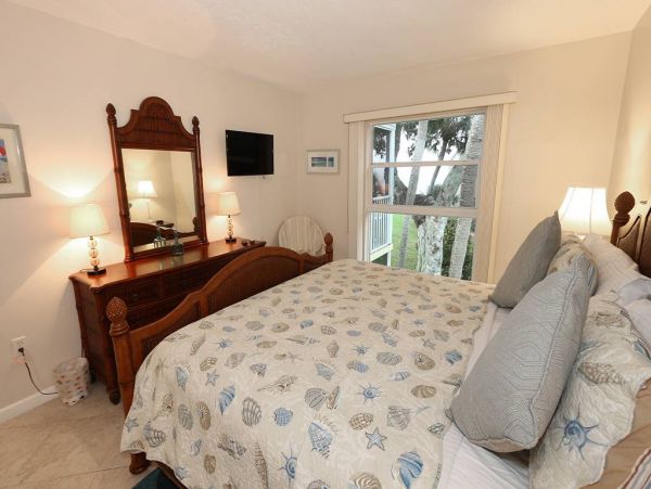 Bay to Beach Community on Longboat Key Best of Both Worlds
