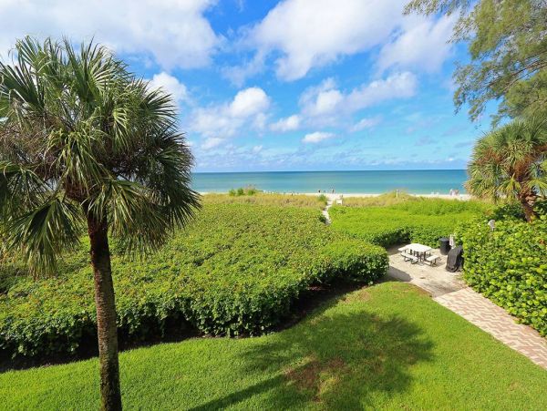 Bay to Beach Community on Longboat Key Best of Both Worlds