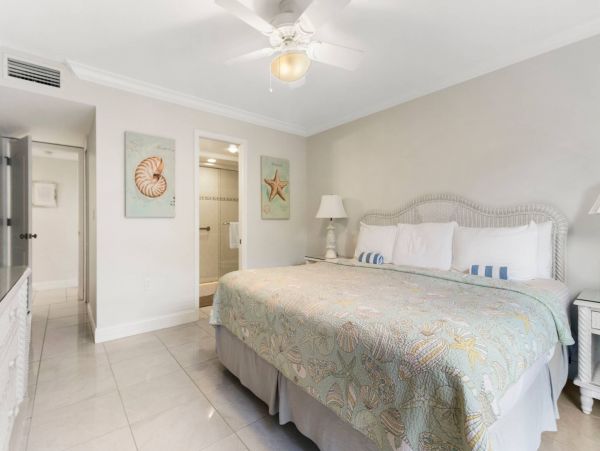 Beachfront Two Bedroom Vacation Condo on Longboat Key