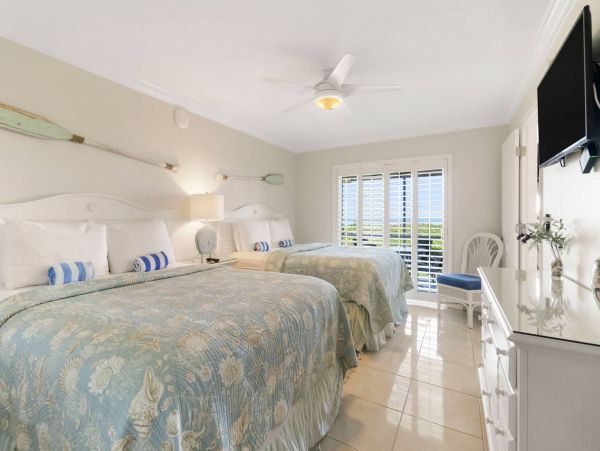 Beachfront Two Bedroom Vacation Condo on Longboat Key