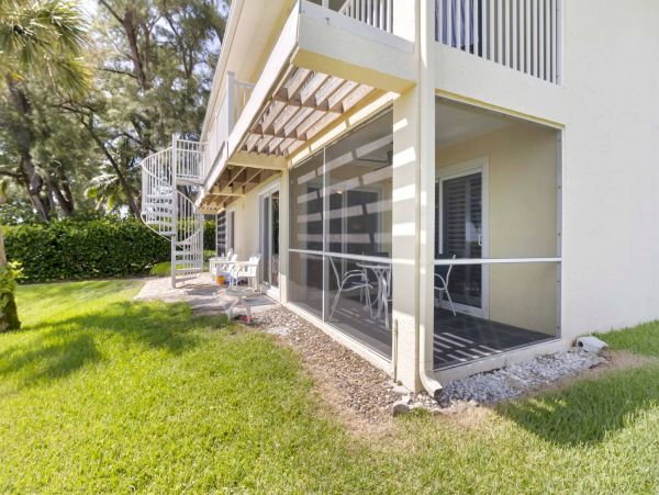 Beachfront Two Bedroom Vacation Condo on Longboat Key