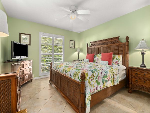 Longboat Key Two Bedroom Beachfront Vacation Condo