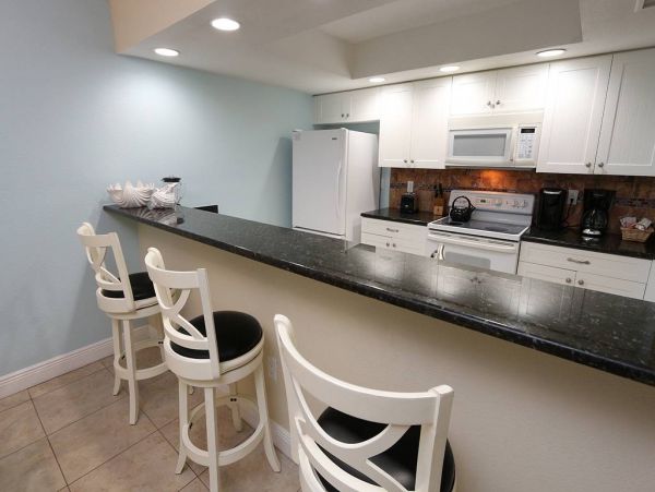 Two Bedroom Gulf Front Vacation Rentals on Longboat Key Beach