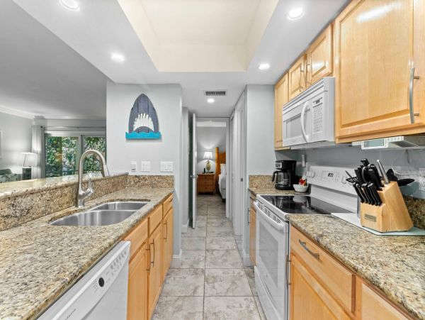 100ft From the Beach Longboat Key Beach/Bay Rental Condo