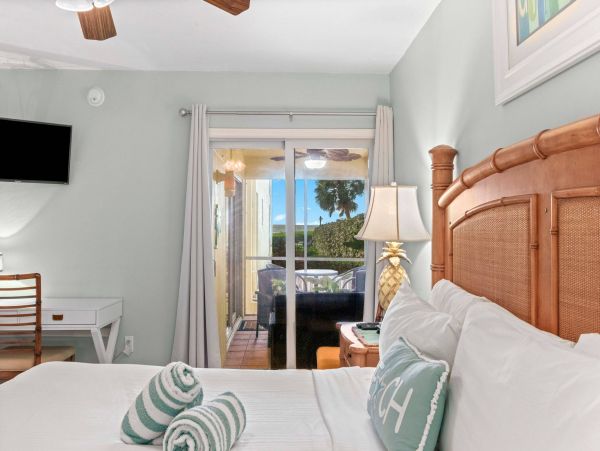 100ft From the Beach Longboat Key Beach/Bay Rental Condo